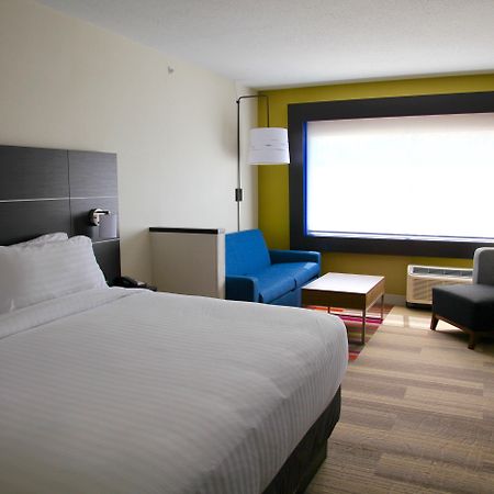 Holiday Inn Express & Suites Oswego By Ihg Exterior foto